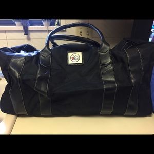 COPY - BRAND NEW CUSTOM 76ers DUFFLE BAG THAT COMES IN A BEAUTIFUL REUSABLE SIX…